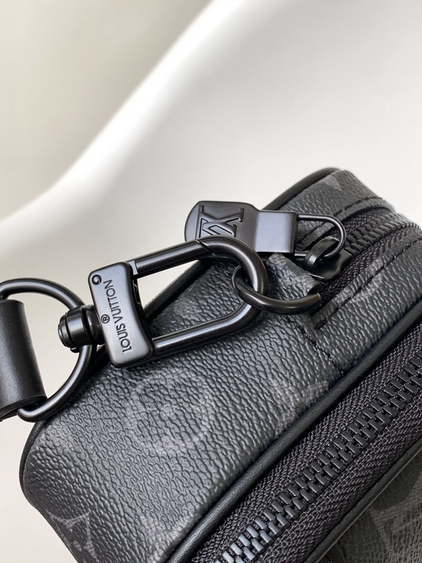 LV Handbags AAAA(Men)-185