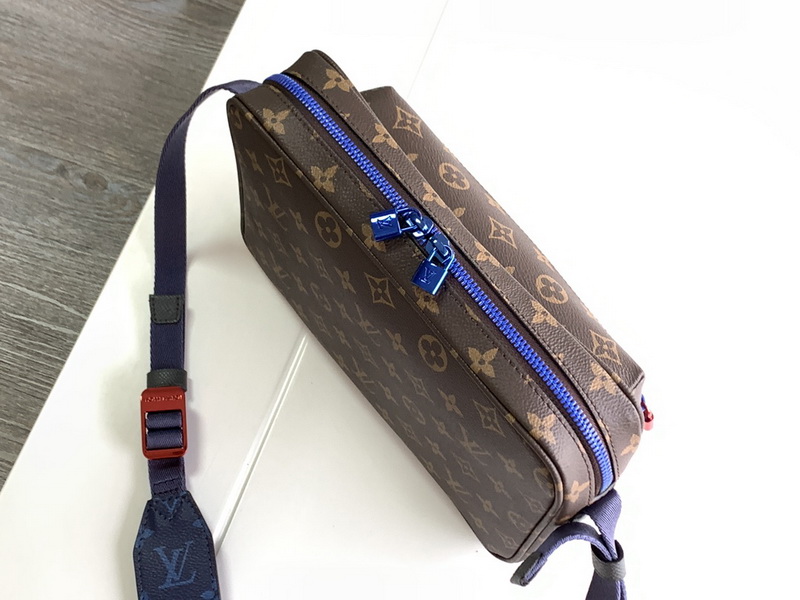 LV Handbags AAA(Men)-318