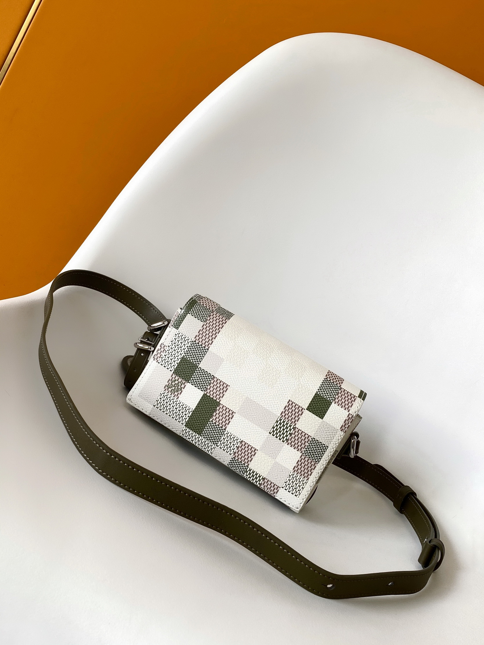 LV Bag-NFC(AAA)-137