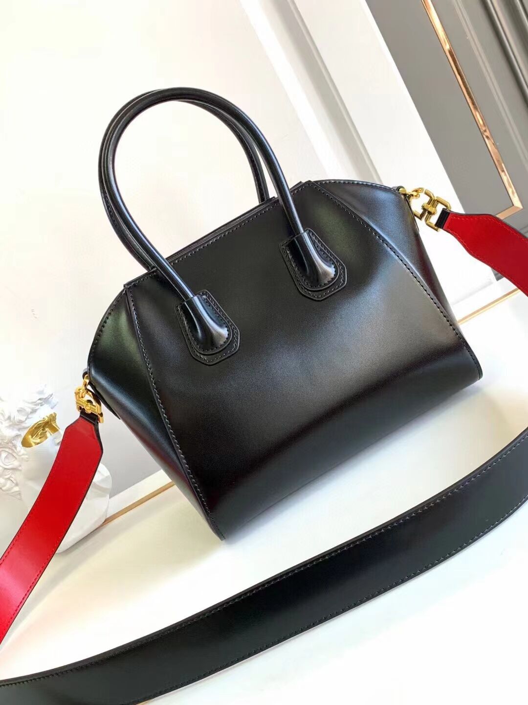 Givenchy Handbags AAA(Women)-003