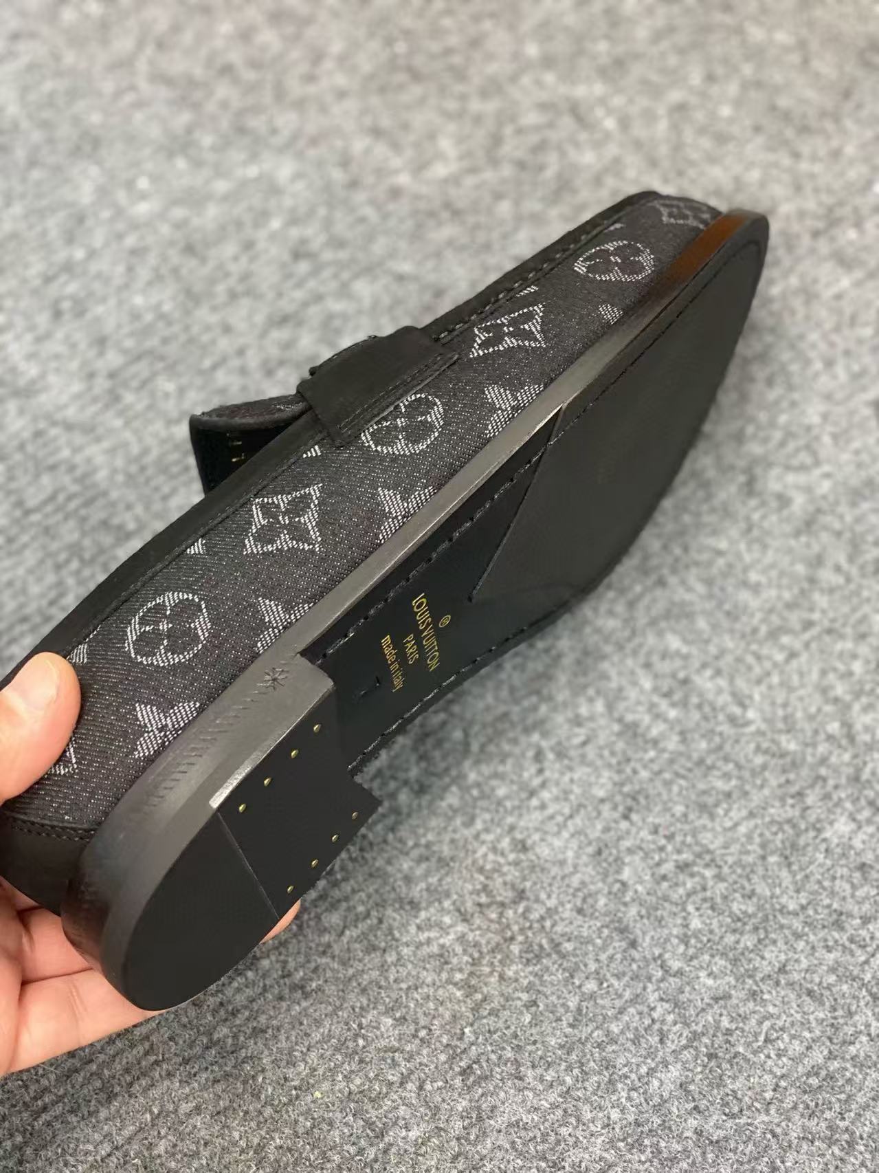 LV Shoes(AAA)-1090