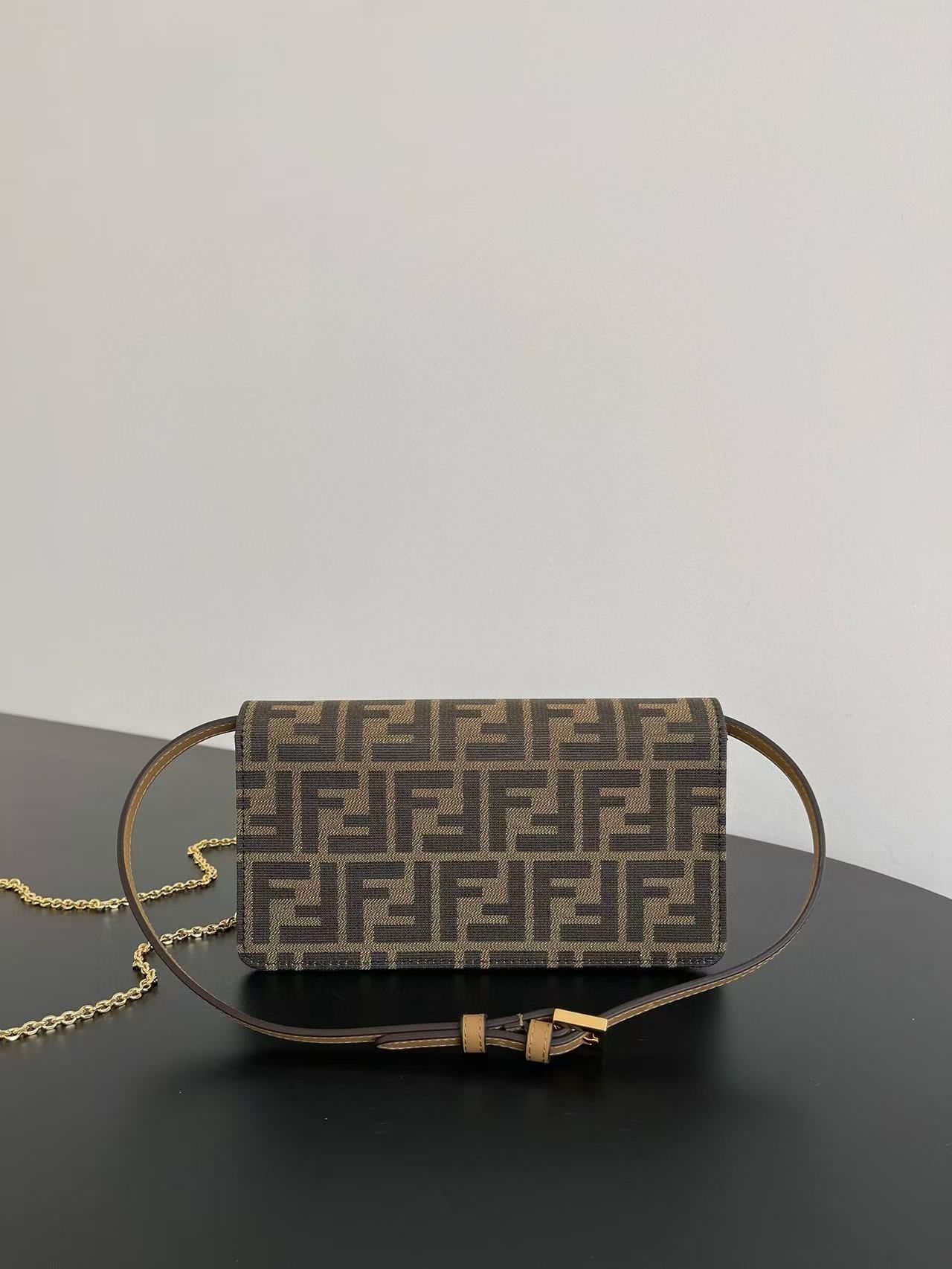 F**di handbags aaa(women)-014