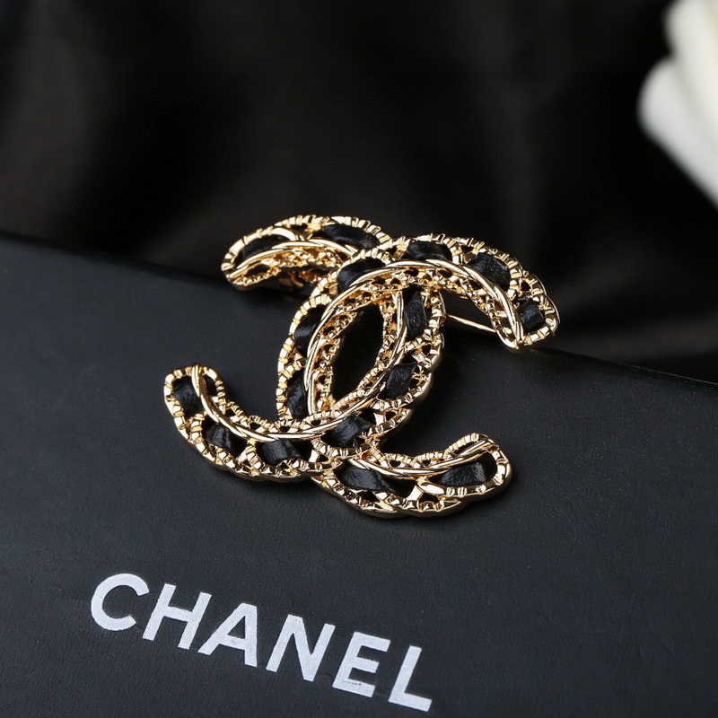 Ch*el brooch-019