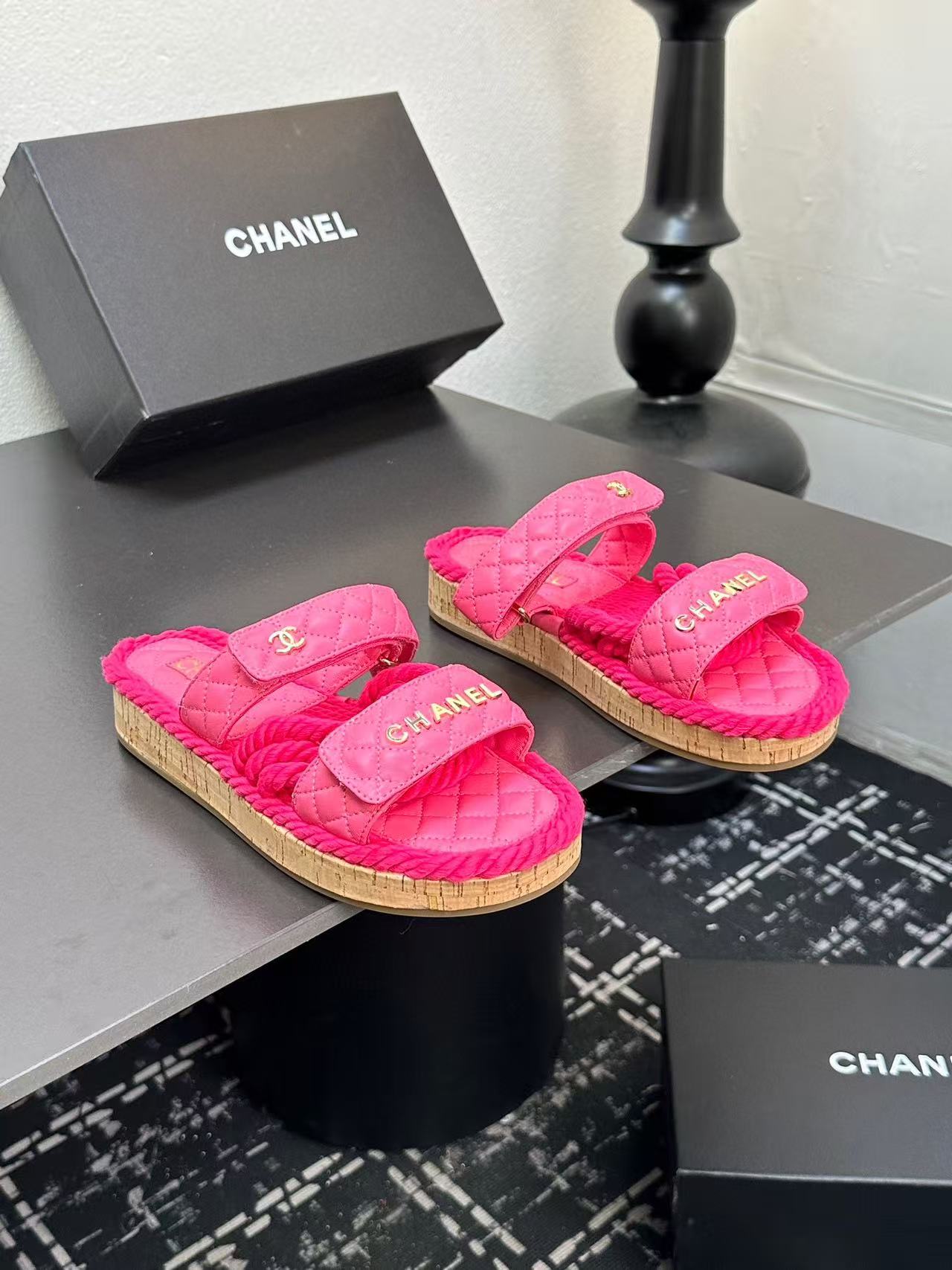 Ch*el slippers women(aaa)-030