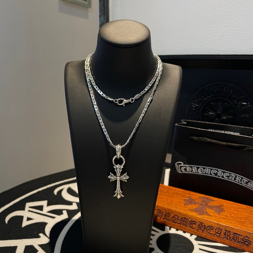 Ch**me He**ts necklace-029