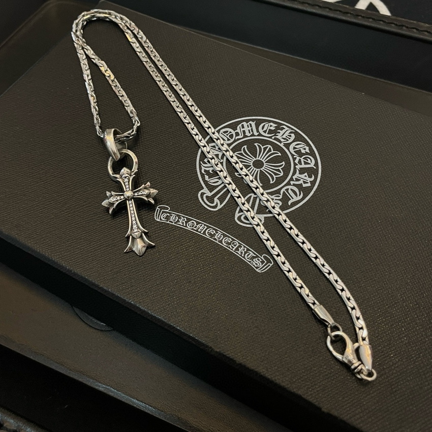 Ch**me He**ts necklace-029