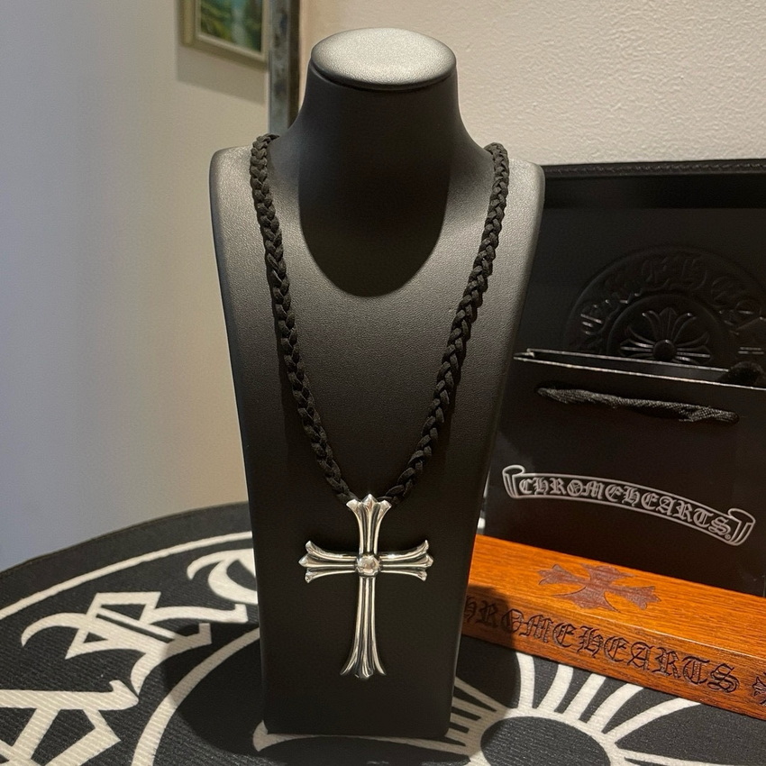 Ch**me He**ts necklace-034