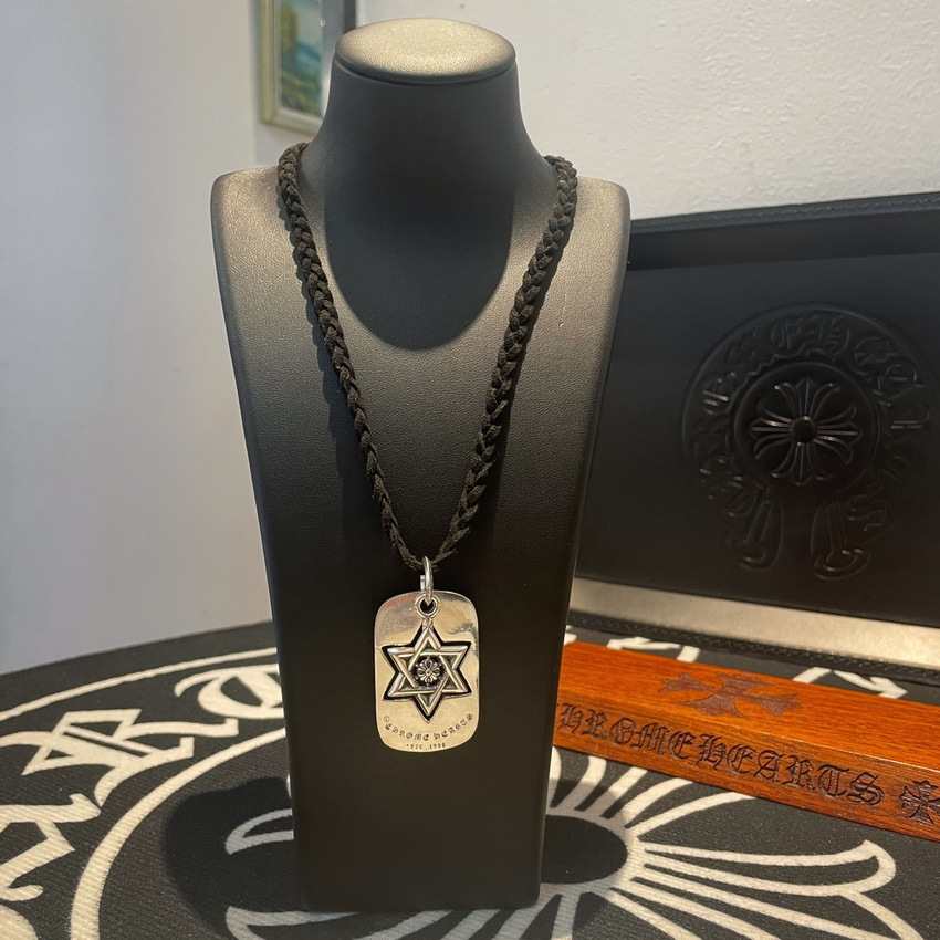 Ch**me He**ts necklace-035
