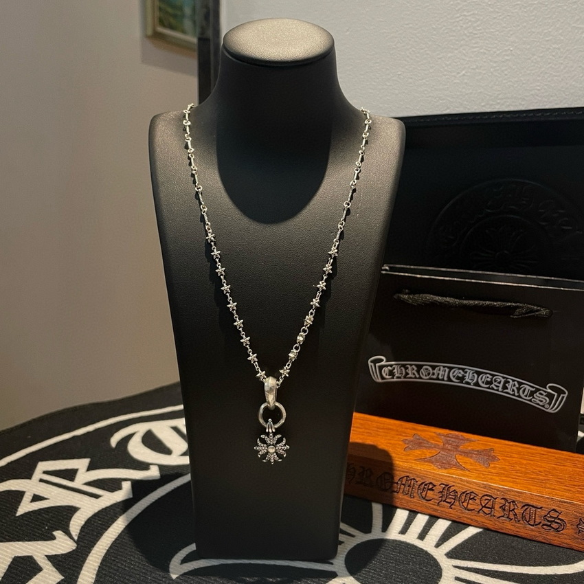 Ch**me He**ts necklace-036