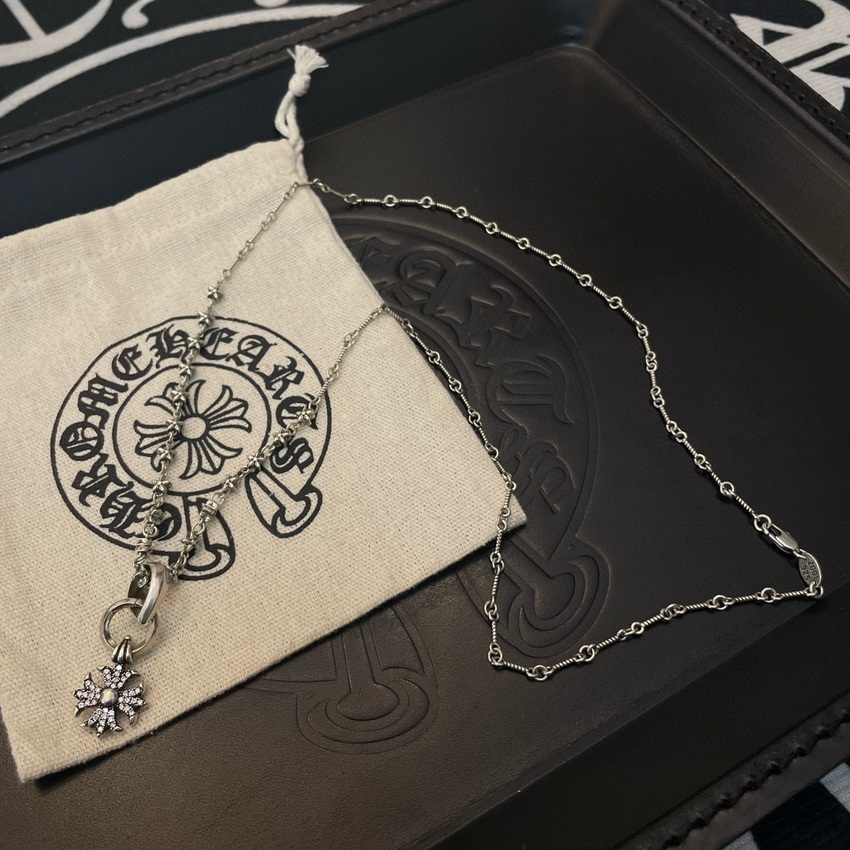 Ch**me He**ts necklace-036