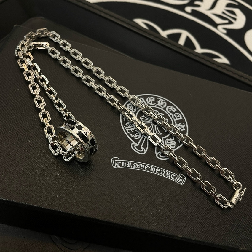 Ch**me He**ts necklace-044