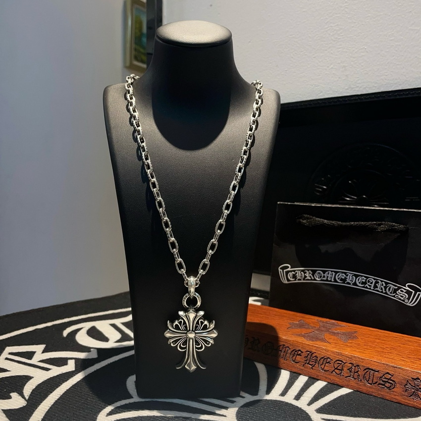 Ch**me He**ts necklace-057