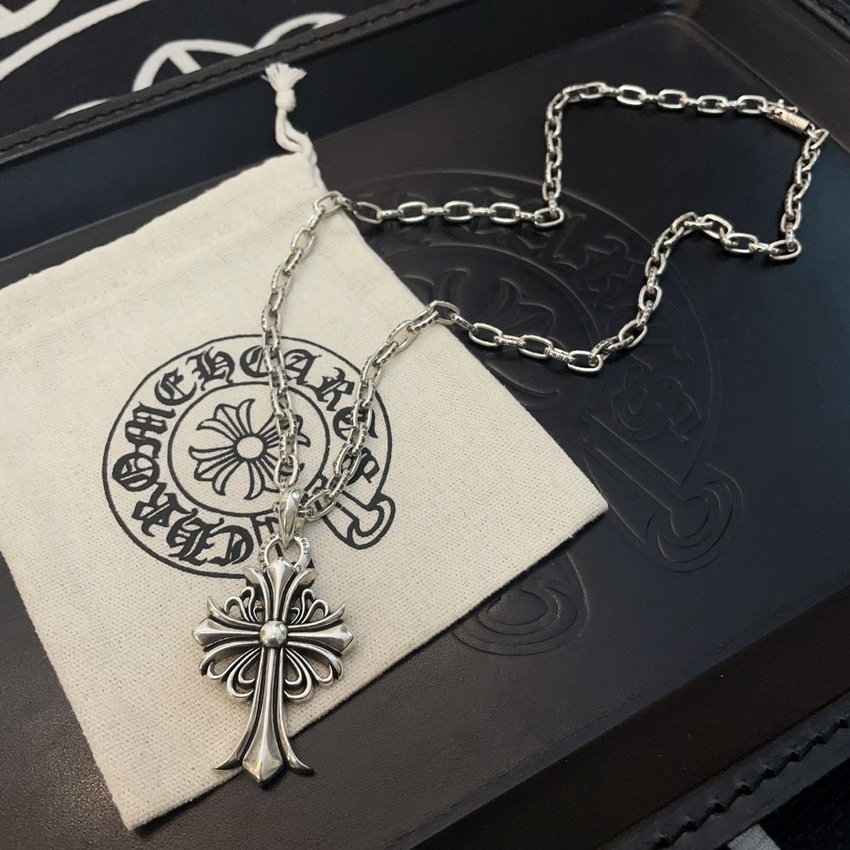 Ch**me He**ts necklace-057