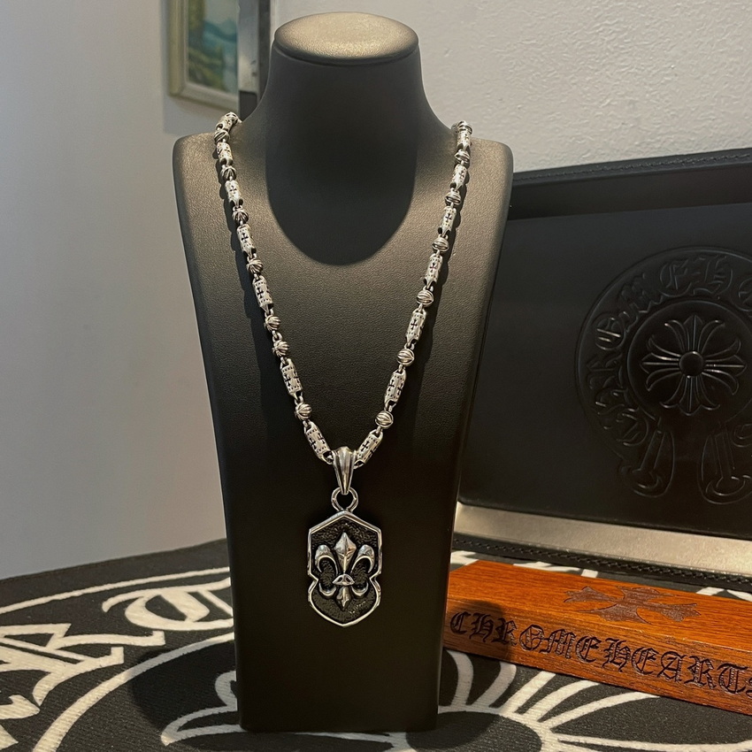 Ch**me He**ts necklace-060