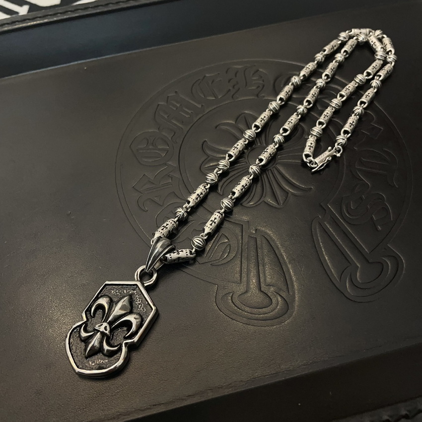 Ch**me He**ts necklace-060