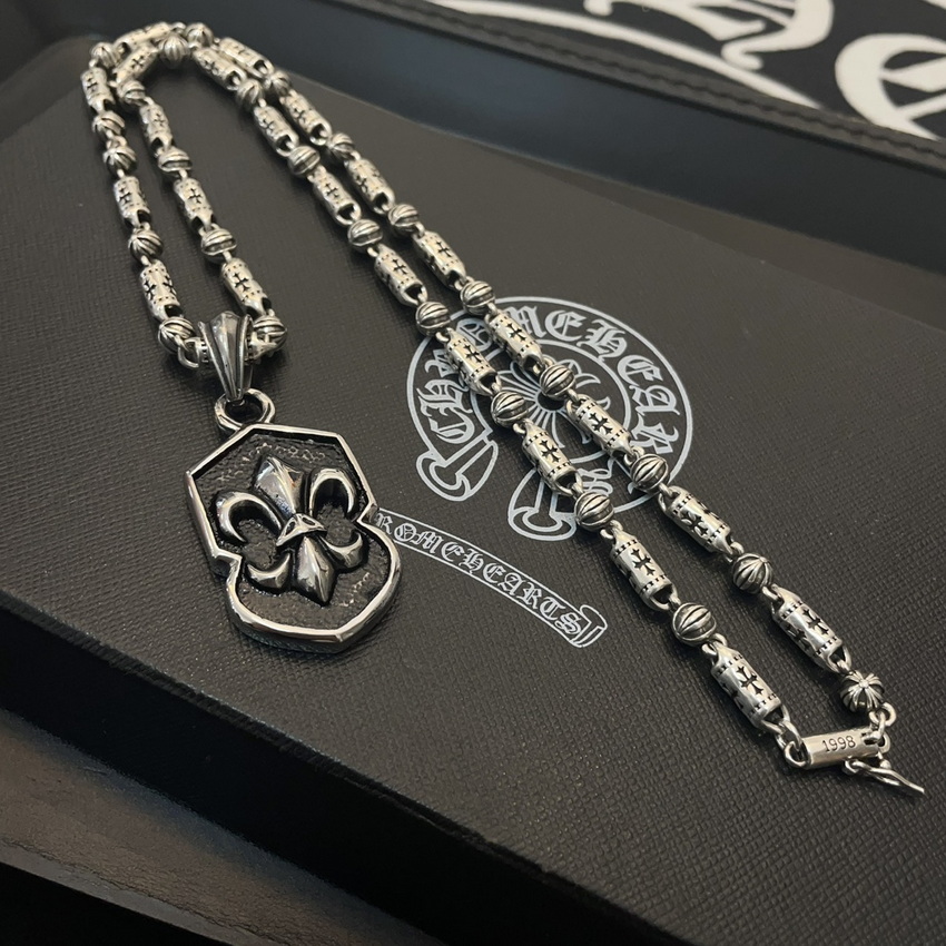 Ch**me He**ts necklace-060
