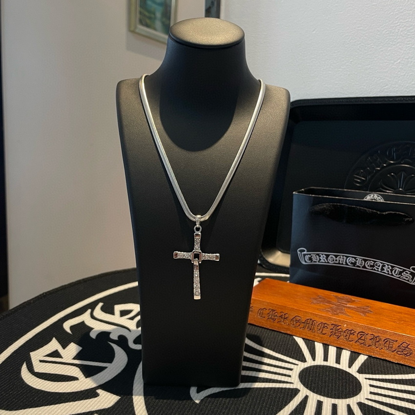 Ch**me He**ts necklace-065