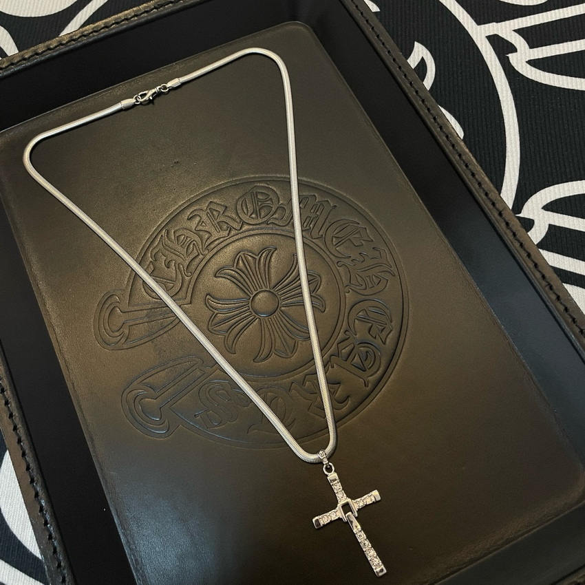 Ch**me He**ts necklace-065