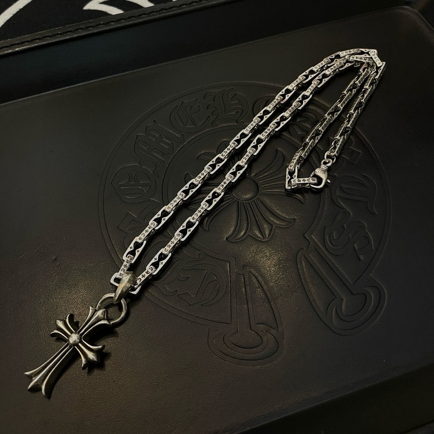 Ch**me He**ts necklace-066