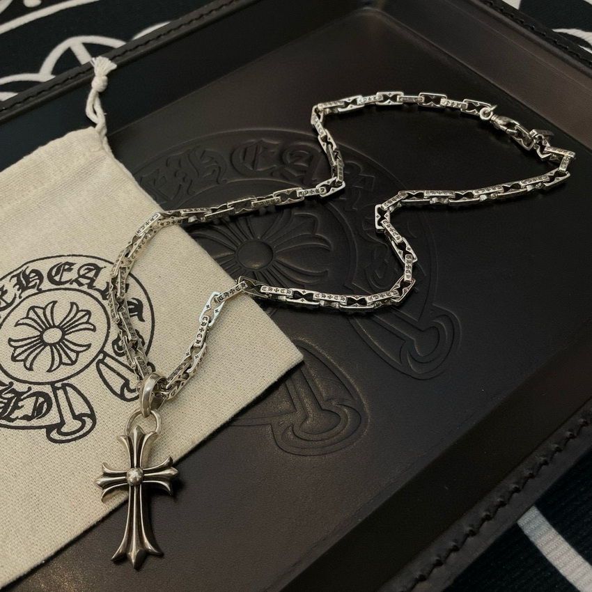 Ch**me He**ts necklace-066