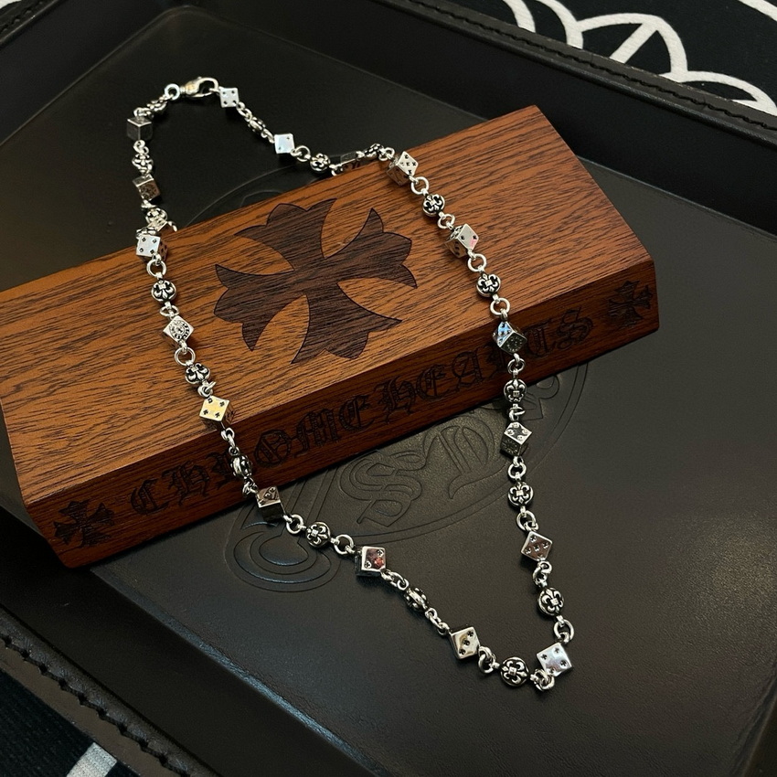 Ch**me He**ts necklace-077