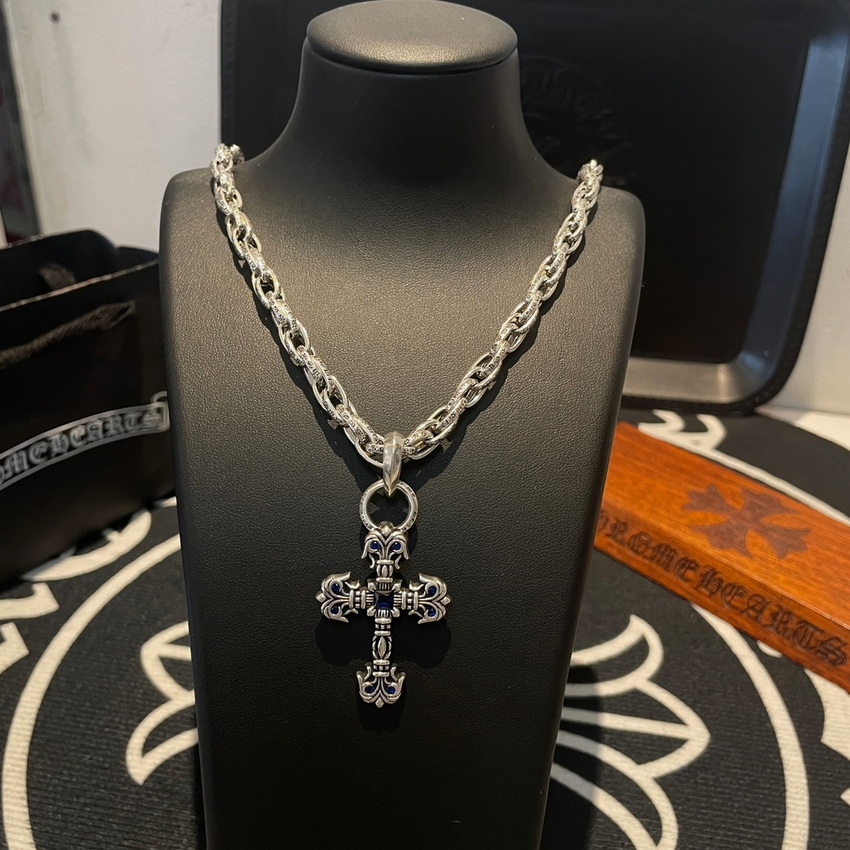 Ch**me He**ts necklace-079