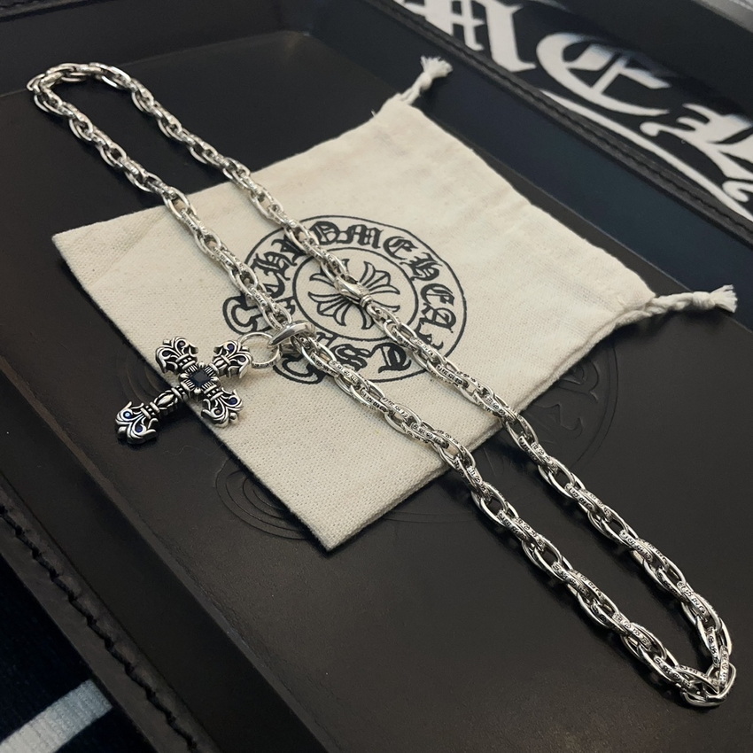 Ch**me He**ts necklace-079