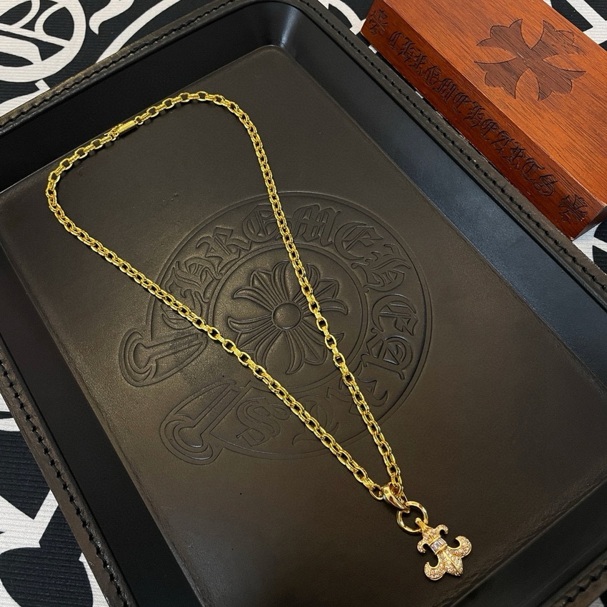 Ch**me He**ts necklace-080