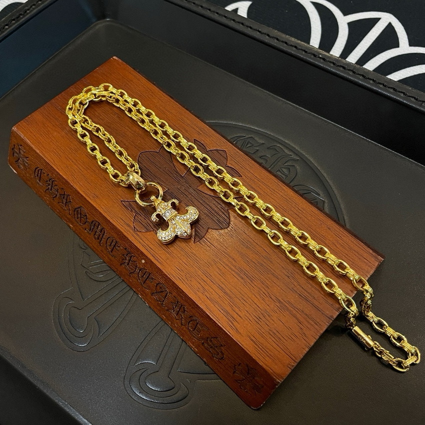 Ch**me He**ts necklace-080