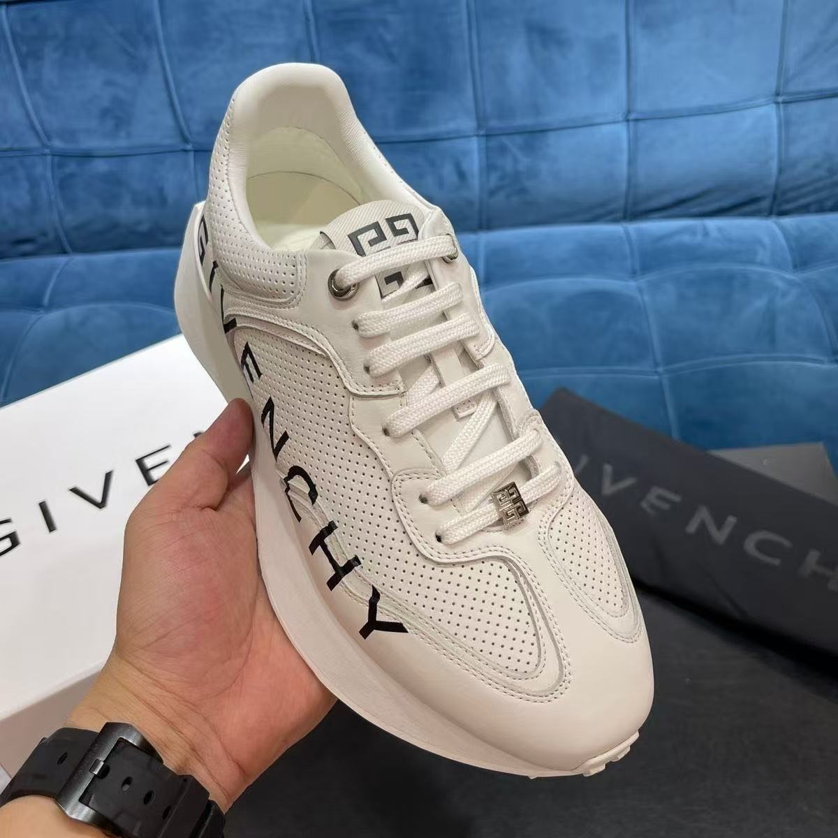 Givenchy Shoes(AAA)-002