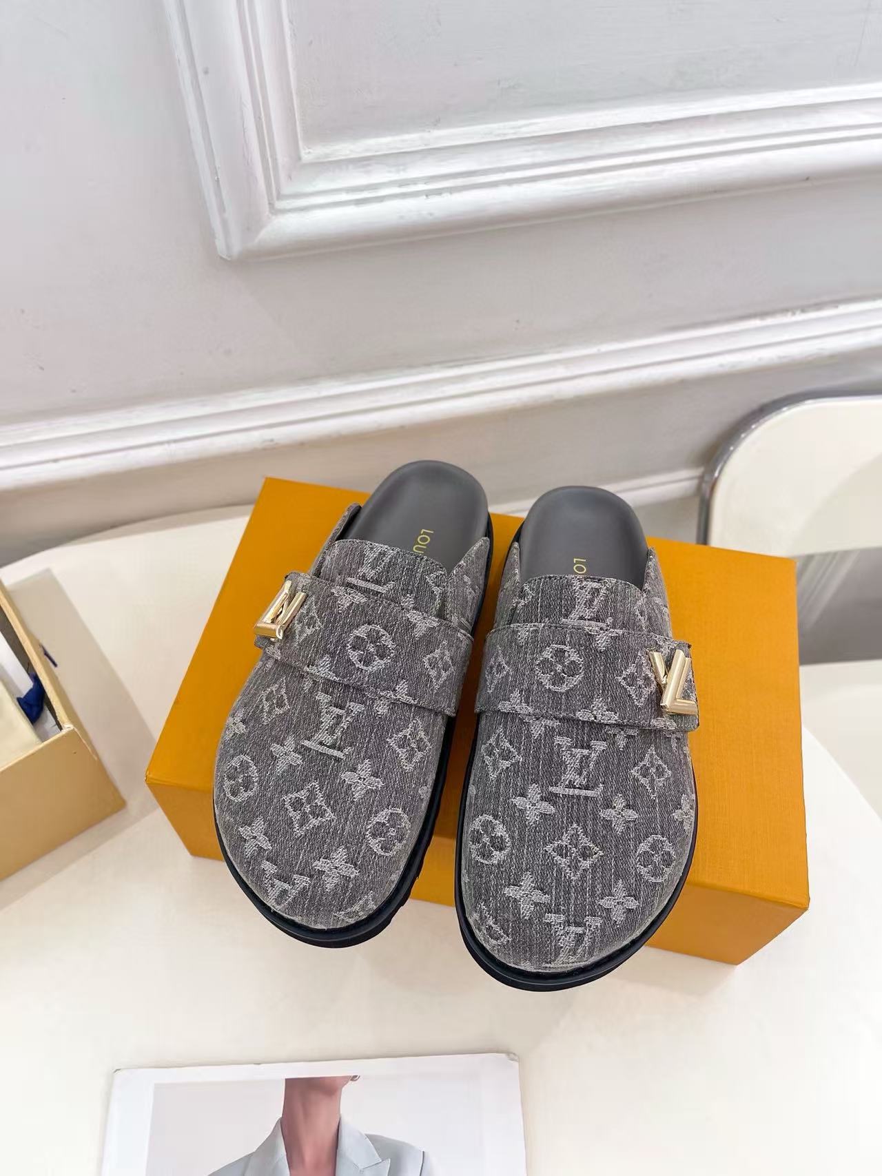 LV Slippers(AAA)-085
