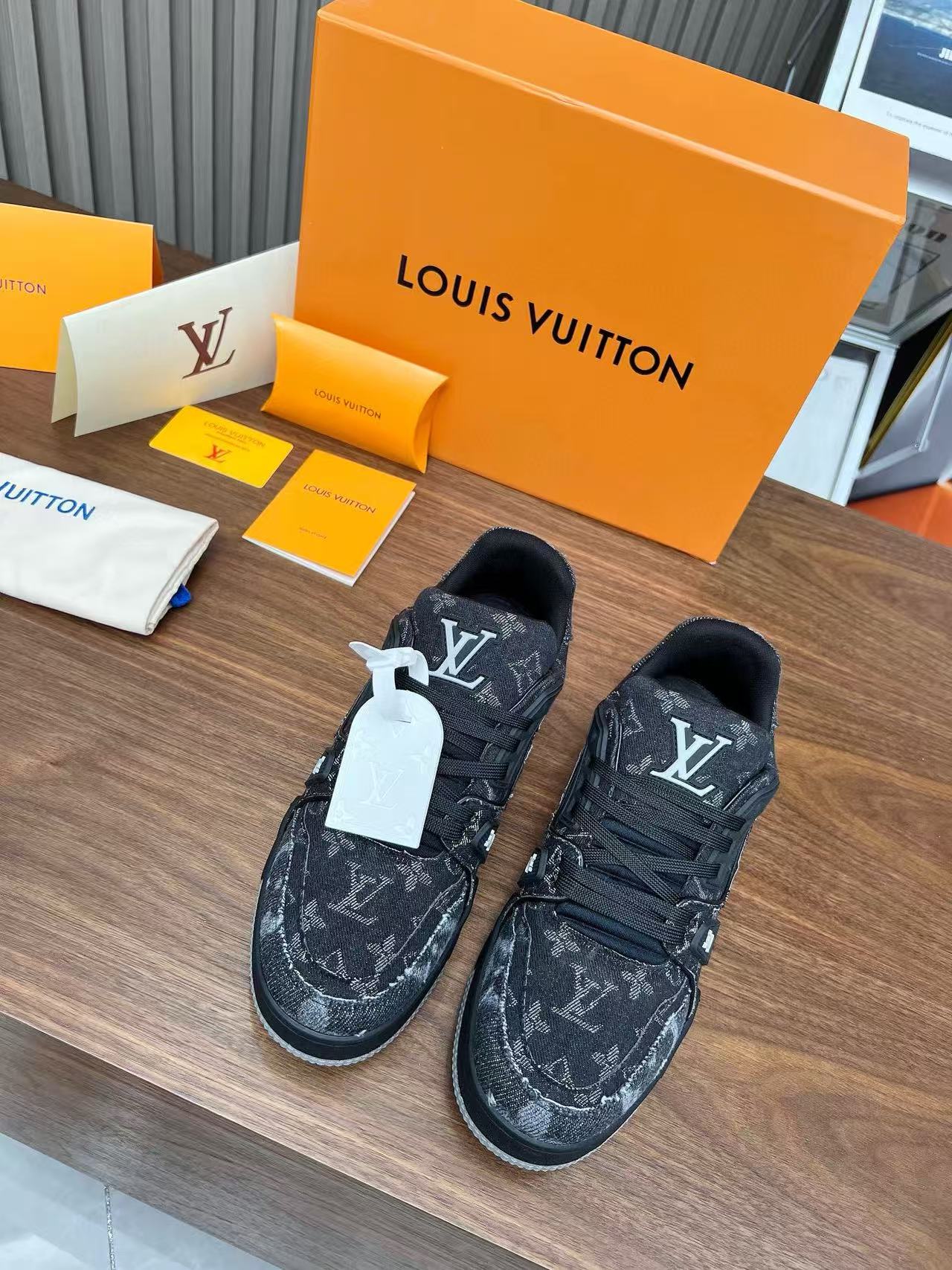 LV Shoes(AAA)-1247