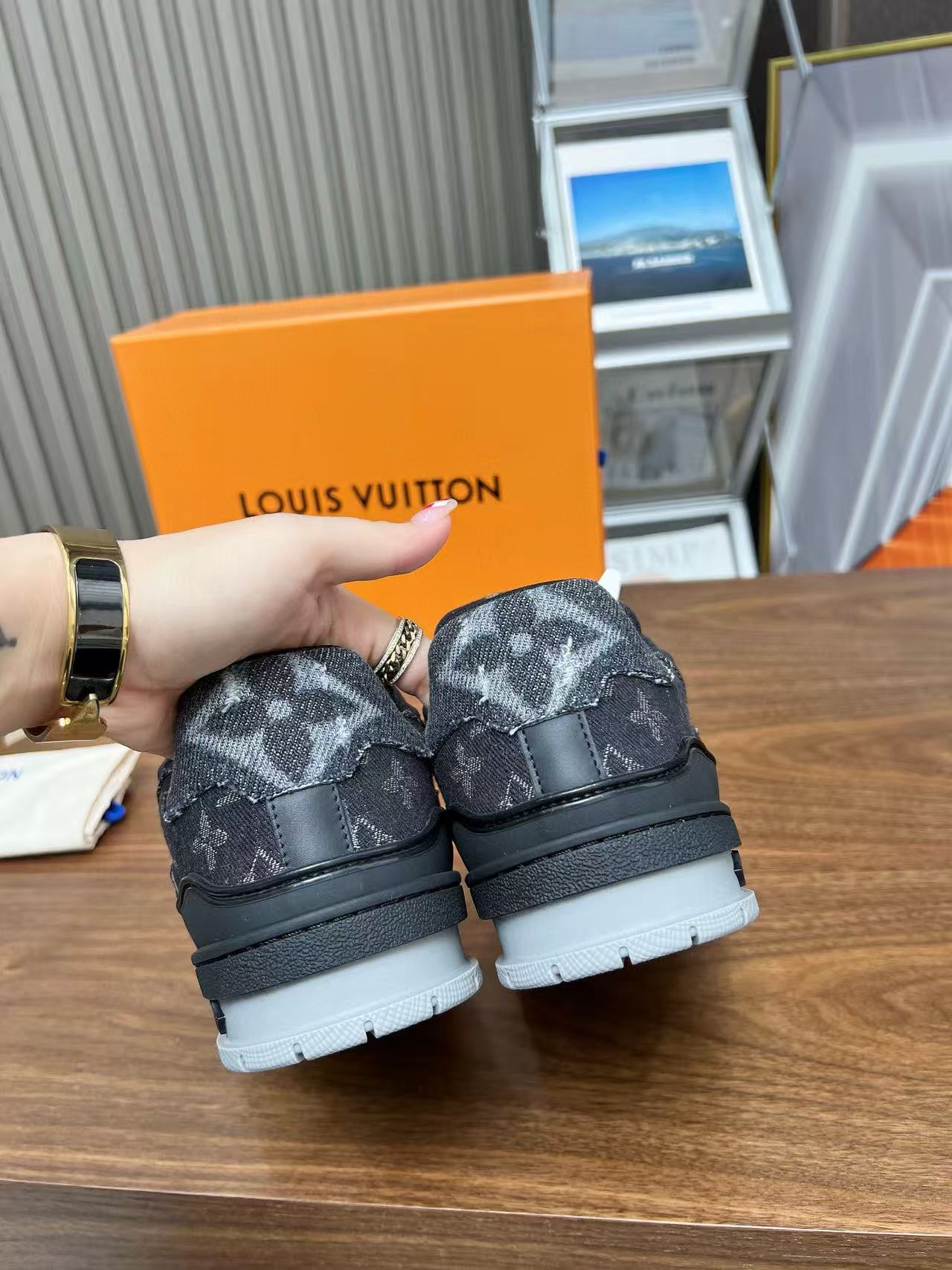 LV Shoes(AAA)-1247