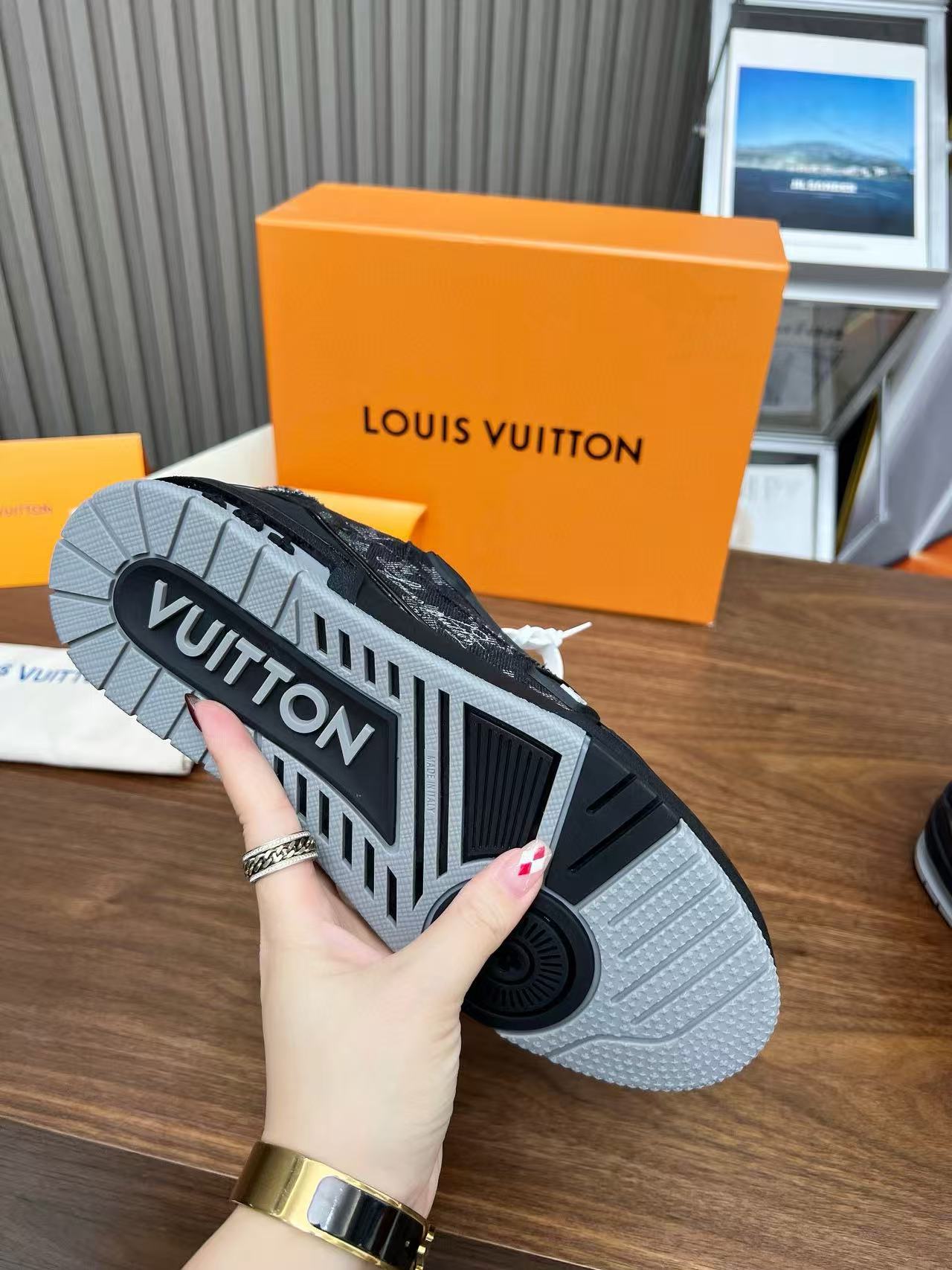 LV Shoes(AAA)-1247