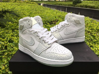 Air Jordan 1 Retro High GS “Frost White”(women)