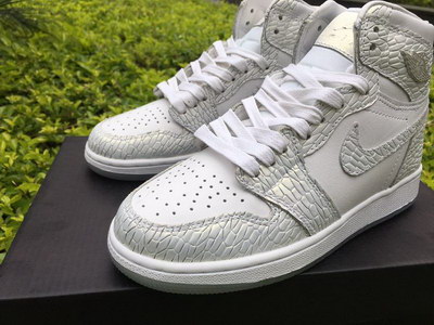 Air Jordan 1 Retro High GS “Frost White”(women)